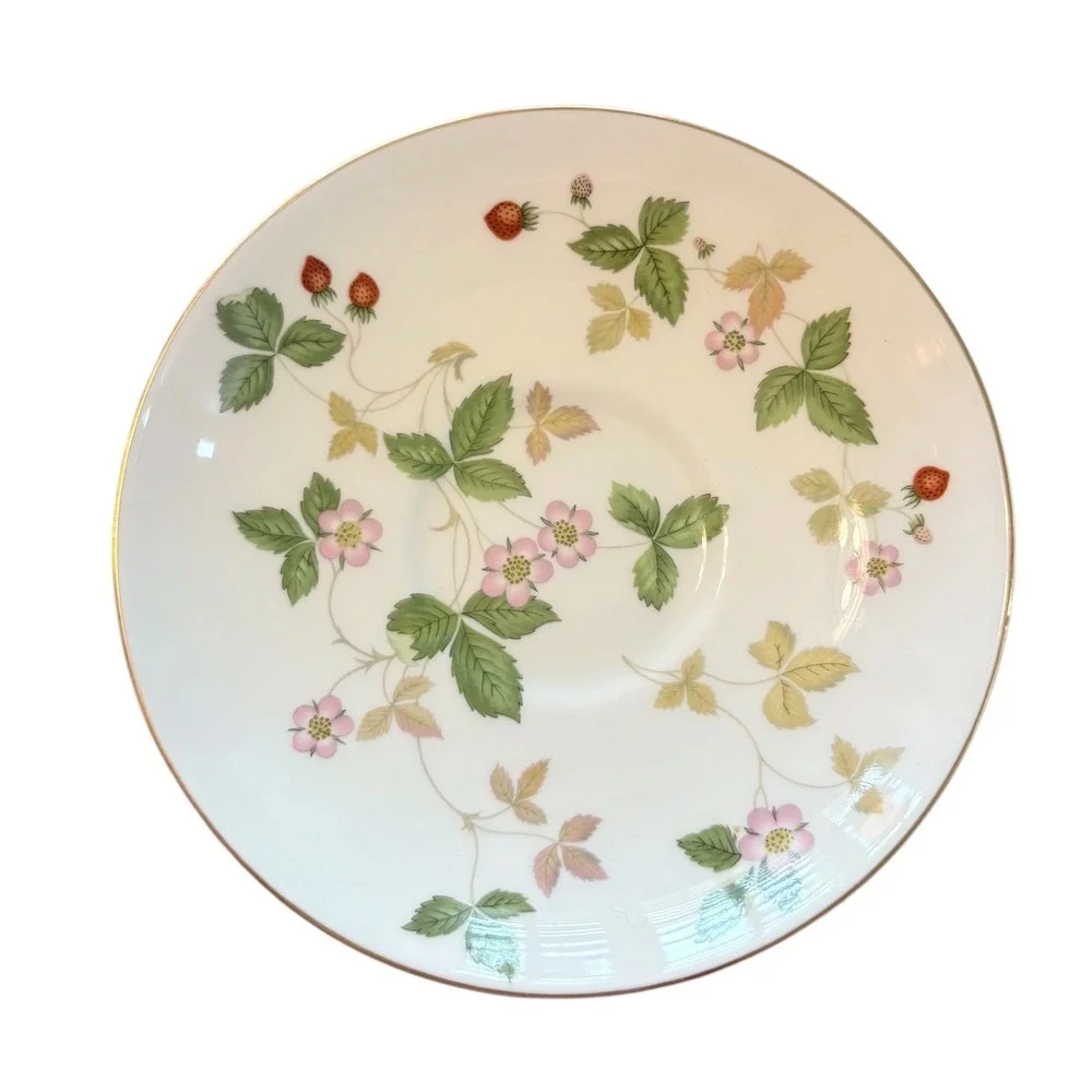 Wedgwood Wild Strawberry Teacup and Saucer Set Bone China R4406 Made in England